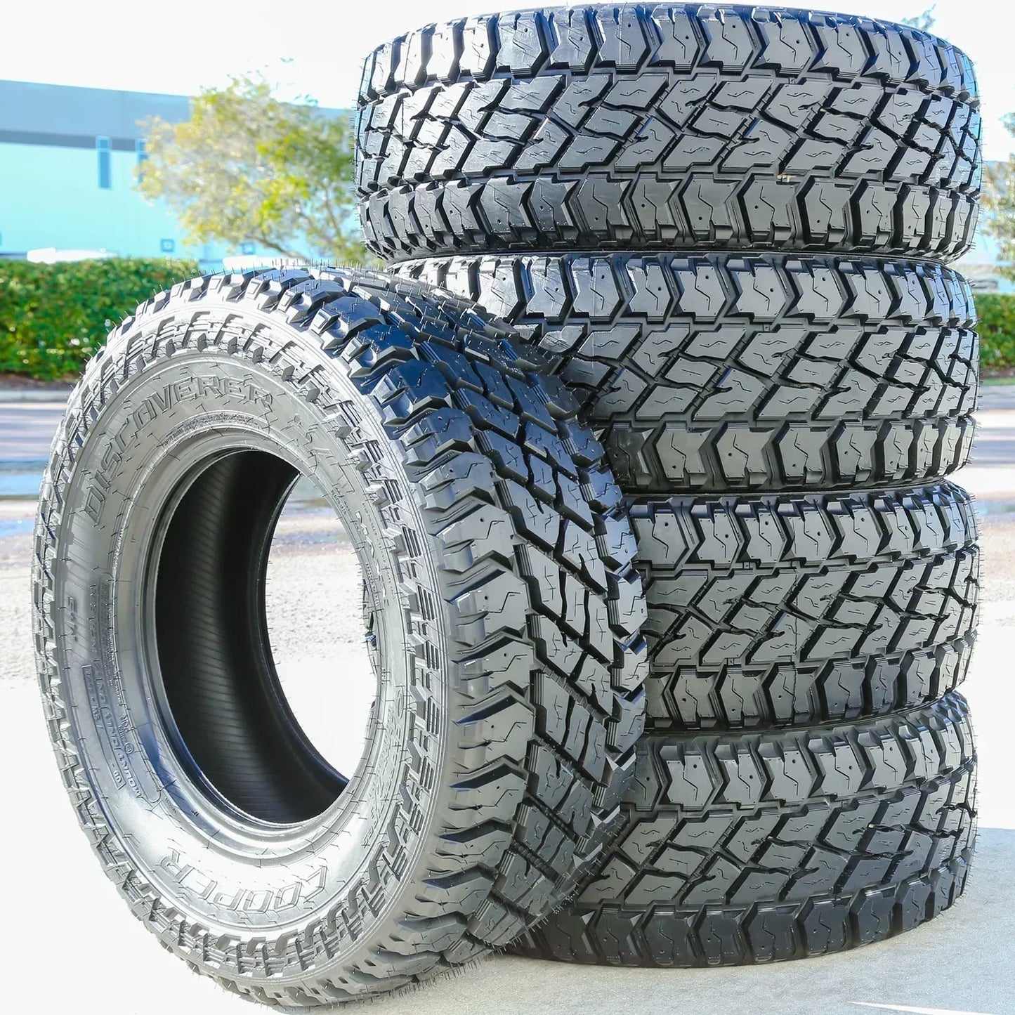 Set of 4 (FOUR) Cooper Discoverer S/T Maxx LT 275/70R18 125/122Q E 10 Ply MT M/T Mud Tires
